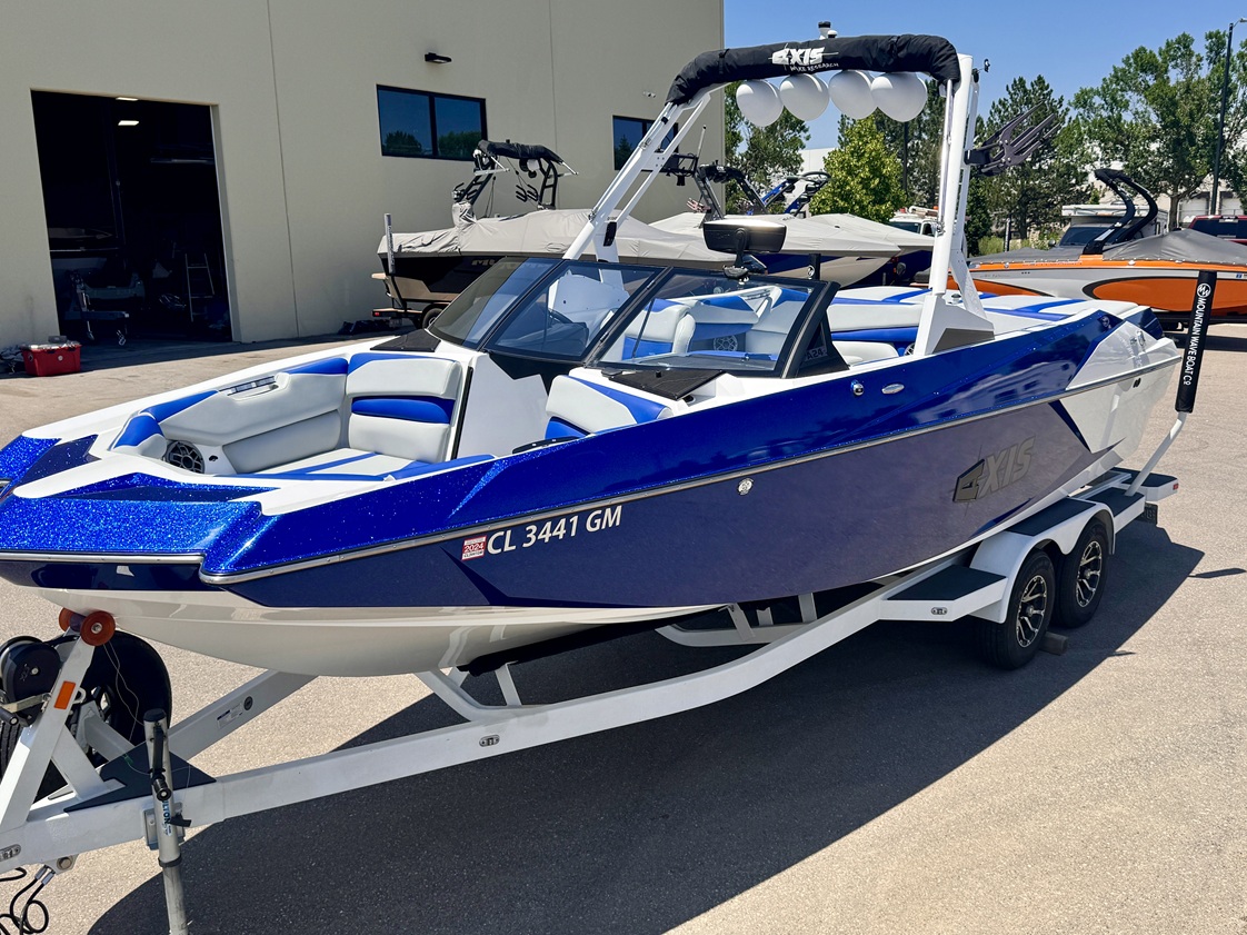 2020 Axis A24 - LIKE NEW - 80 HOURS - M6DI Icon